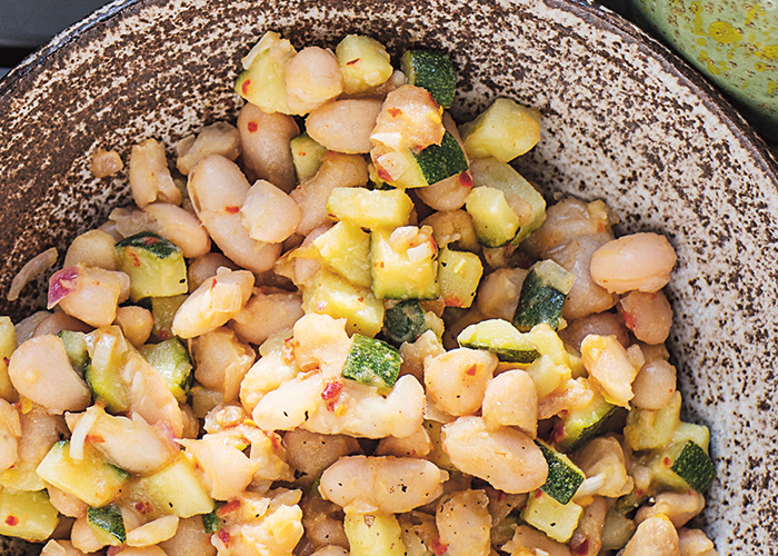 Små vita bönor med zucchini och citron