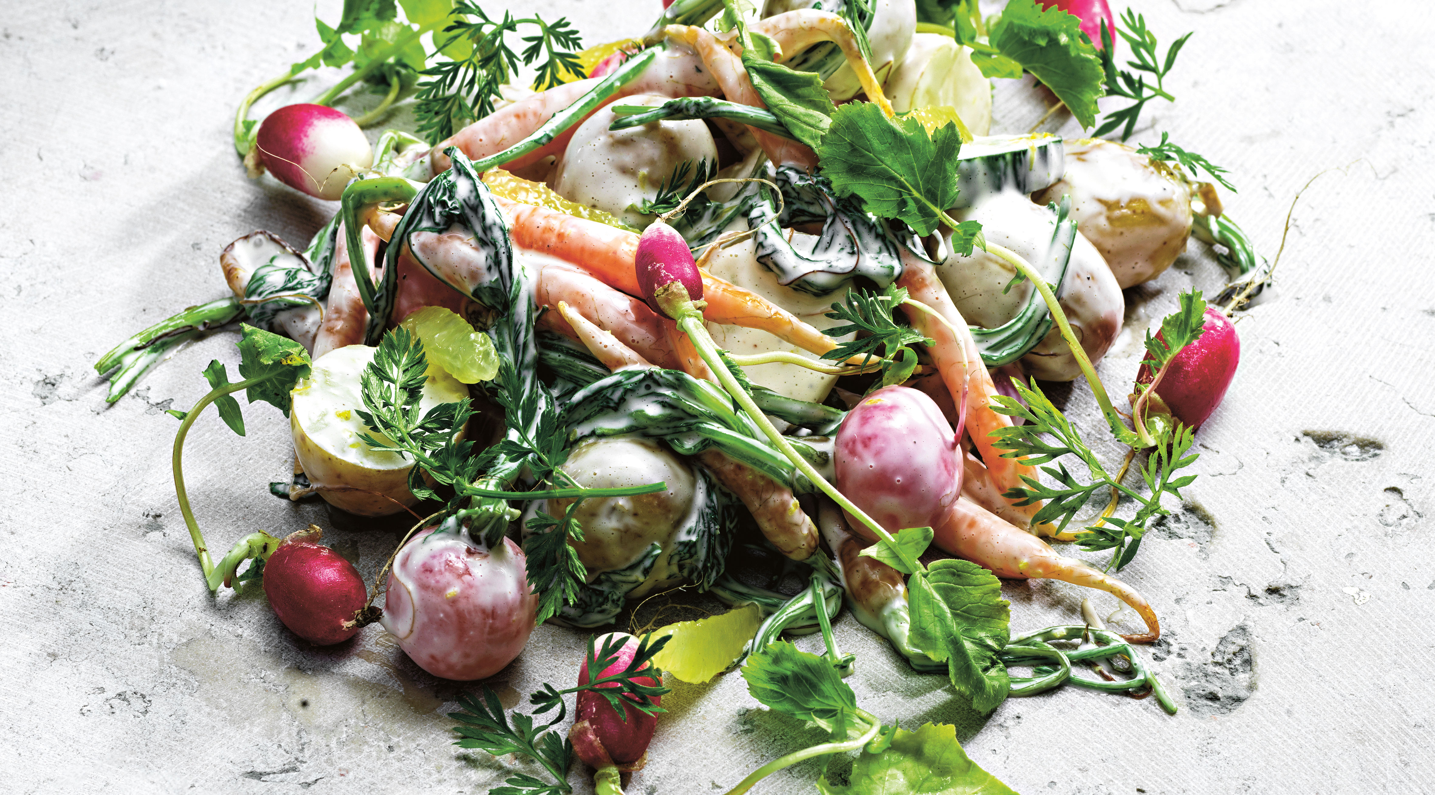 Primörsallad med svensk caesardressing